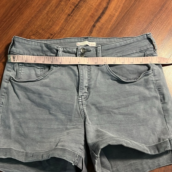 Greyish purple stretchy midi denim shorts juniors size 13/31W two buttons - Picture 6 of 8